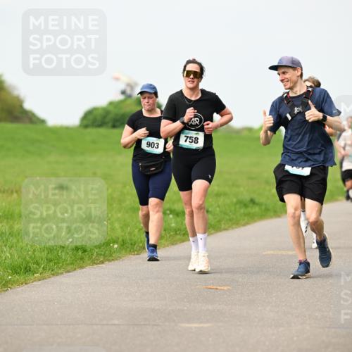 10.05.2026 - 8. Wedeler Halbmarathon Dr. Thomas Lammeyer http://msf.ph/oto/9700003 10.05.2026 11:38:50 Laufen 903, 758, 931 meine-sportfotos.de