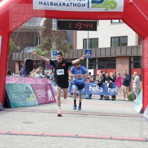 10.05.2026 - 8. Wedeler Halbmarathon Yannick Fuchs http://msf.ph/oto/9700004 10.05.2026 11:19:44 Ziel 279, 442, 2025 meine-sportfotos.de