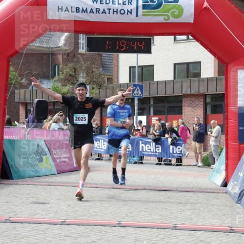 10.05.2026 - 8. Wedeler Halbmarathon Yannick Fuchs http://msf.ph/oto/9700009 10.05.2026 11:19:44 Ziel 279, 442, 2025 meine-sportfotos.de