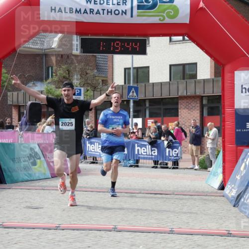 10.05.2026 - 8. Wedeler Halbmarathon Yannick Fuchs http://msf.ph/oto/9700012 10.05.2026 11:19:44 Ziel 279, 442, 2025 meine-sportfotos.de