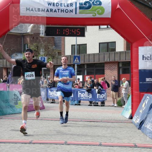 10.05.2026 - 8. Wedeler Halbmarathon Yannick Fuchs http://msf.ph/oto/9700015 10.05.2026 11:19:44 Ziel 279, 442, 2025 meine-sportfotos.de