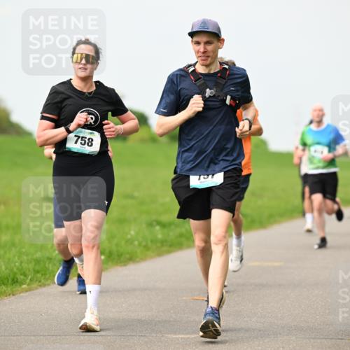 10.05.2026 - 8. Wedeler Halbmarathon Dr. Thomas Lammeyer http://msf.ph/oto/9700016 10.05.2026 11:38:52 Laufen 758, 707 meine-sportfotos.de