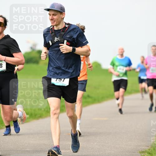 10.05.2026 - 8. Wedeler Halbmarathon Dr. Thomas Lammeyer http://msf.ph/oto/9700021 10.05.2026 11:38:52 Laufen 758, 757 meine-sportfotos.de