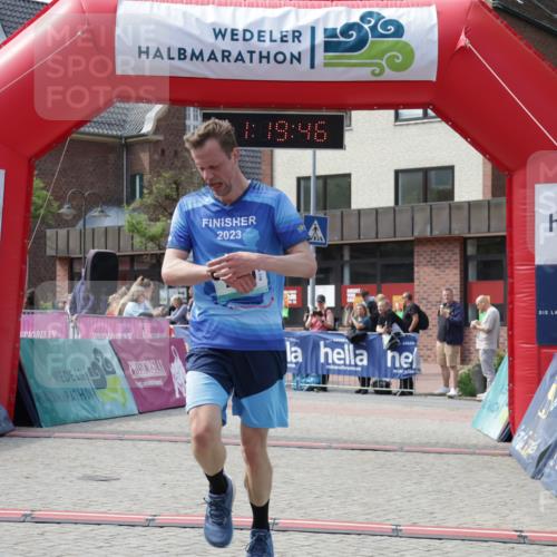 10.05.2026 - 8. Wedeler Halbmarathon Yannick Fuchs http://msf.ph/oto/9700028 10.05.2026 11:19:45 Ziel 279, 442, 2025 meine-sportfotos.de