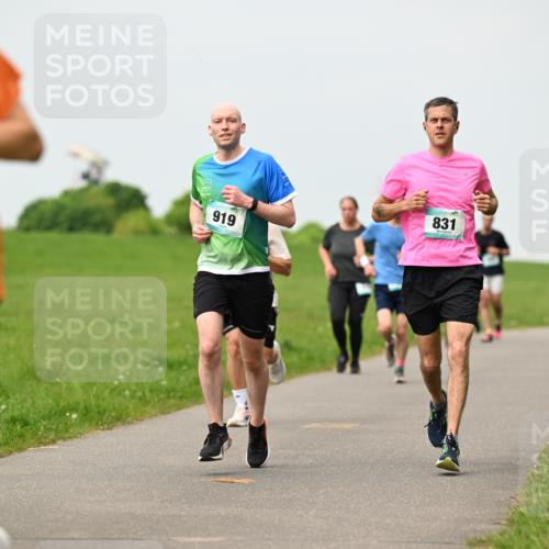 10.05.2026 - 8. Wedeler Halbmarathon Dr. Thomas Lammeyer http://msf.ph/oto/9700037 10.05.2026 11:38:55 Laufen 761, 831, 919 meine-sportfotos.de