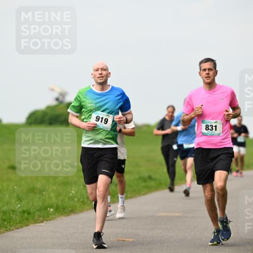10.05.2026 - 8. Wedeler Halbmarathon Dr. Thomas Lammeyer http://msf.ph/oto/9700045 10.05.2026 11:38:55 Laufen 831, 919 meine-sportfotos.de