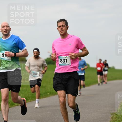 10.05.2026 - 8. Wedeler Halbmarathon Dr. Thomas Lammeyer http://msf.ph/oto/9700062 10.05.2026 11:38:57 Laufen 362, 831 meine-sportfotos.de