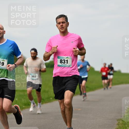 10.05.2026 - 8. Wedeler Halbmarathon Dr. Thomas Lammeyer http://msf.ph/oto/9700064 10.05.2026 11:38:57 Laufen 919, 362, 831 meine-sportfotos.de