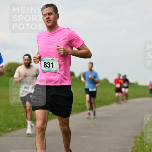 10.05.2026 - 8. Wedeler Halbmarathon Dr. Thomas Lammeyer http://msf.ph/oto/9700067 10.05.2026 11:38:58 Laufen 919, 831 meine-sportfotos.de
