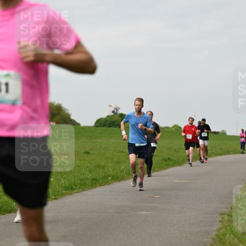 10.05.2026 - 8. Wedeler Halbmarathon Dr. Thomas Lammeyer http://msf.ph/oto/9700071 10.05.2026 11:38:58 Laufen 831, 710 meine-sportfotos.de