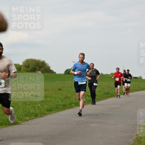 10.05.2026 - 8. Wedeler Halbmarathon Dr. Thomas Lammeyer http://msf.ph/oto/9700078 10.05.2026 11:38:59 Laufen 362, 710 meine-sportfotos.de