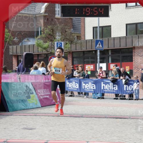 10.05.2026 - 8. Wedeler Halbmarathon Yannick Fuchs http://msf.ph/oto/9700085 10.05.2026 11:19:53 Ziel 442, 619 meine-sportfotos.de