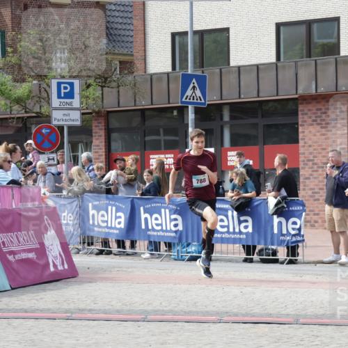 10.05.2026 - 8. Wedeler Halbmarathon Yannick Fuchs http://msf.ph/oto/9700104 10.05.2026 11:20:30 Ziel 788 meine-sportfotos.de