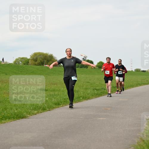 10.05.2026 - 8. Wedeler Halbmarathon Dr. Thomas Lammeyer http://msf.ph/oto/9700105 10.05.2026 11:39:02 Laufen 249, 710, 905 meine-sportfotos.de