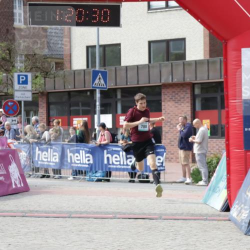 10.05.2026 - 8. Wedeler Halbmarathon Yannick Fuchs http://msf.ph/oto/9700111 10.05.2026 11:20:30 Ziel 788 meine-sportfotos.de