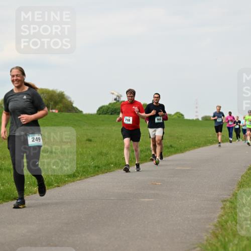 10.05.2026 - 8. Wedeler Halbmarathon Dr. Thomas Lammeyer http://msf.ph/oto/9700123 10.05.2026 11:39:04 Laufen 249, 710, 905 meine-sportfotos.de