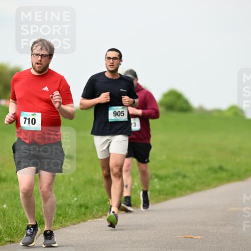 10.05.2026 - 8. Wedeler Halbmarathon Dr. Thomas Lammeyer http://msf.ph/oto/9700147 10.05.2026 11:39:06 Laufen 710, 905 meine-sportfotos.de