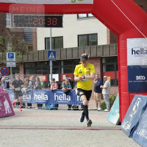 10.05.2026 - 8. Wedeler Halbmarathon Yannick Fuchs http://msf.ph/oto/9700172 10.05.2026 11:20:38 Ziel 791, 2198 meine-sportfotos.de