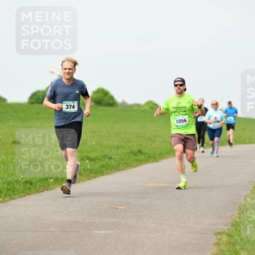 10.05.2026 - 8. Wedeler Halbmarathon Dr. Thomas Lammeyer http://msf.ph/oto/9700181 10.05.2026 11:39:10 Laufen 374, 1056 meine-sportfotos.de