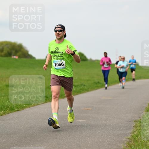 10.05.2026 - 8. Wedeler Halbmarathon Dr. Thomas Lammeyer http://msf.ph/oto/9700212 10.05.2026 11:39:13 Laufen 1056 meine-sportfotos.de