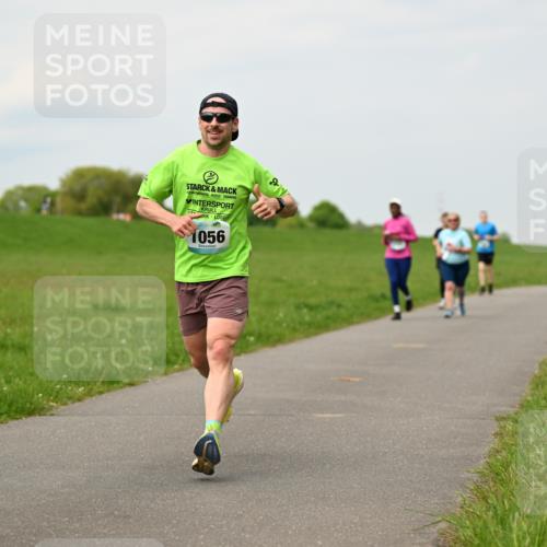 10.05.2026 - 8. Wedeler Halbmarathon Dr. Thomas Lammeyer http://msf.ph/oto/9700216 10.05.2026 11:39:13 Laufen 1056 meine-sportfotos.de