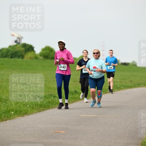 10.05.2026 - 8. Wedeler Halbmarathon Dr. Thomas Lammeyer http://msf.ph/oto/9700226 10.05.2026 11:39:15 Laufen 2143 meine-sportfotos.de