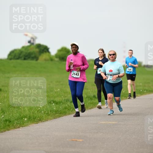 10.05.2026 - 8. Wedeler Halbmarathon Dr. Thomas Lammeyer http://msf.ph/oto/9700229 10.05.2026 11:39:16 Laufen 2143 meine-sportfotos.de
