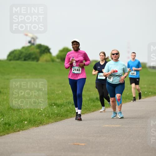 10.05.2026 - 8. Wedeler Halbmarathon Dr. Thomas Lammeyer http://msf.ph/oto/9700230 10.05.2026 11:39:16 Laufen 2143, 480, 652 meine-sportfotos.de
