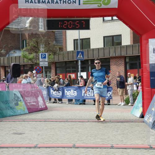 10.05.2026 - 8. Wedeler Halbmarathon Yannick Fuchs http://msf.ph/oto/9700245 10.05.2026 11:20:57 Ziel 816 meine-sportfotos.de