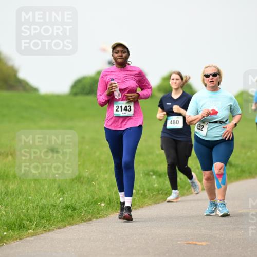 10.05.2026 - 8. Wedeler Halbmarathon Dr. Thomas Lammeyer http://msf.ph/oto/9700255 10.05.2026 11:39:18 Laufen 2143, 480, 652 meine-sportfotos.de