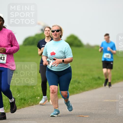 10.05.2026 - 8. Wedeler Halbmarathon Dr. Thomas Lammeyer http://msf.ph/oto/9700272 10.05.2026 11:39:20 Laufen 2143 meine-sportfotos.de