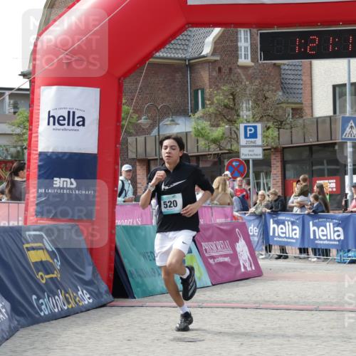 10.05.2026 - 8. Wedeler Halbmarathon Yannick Fuchs http://msf.ph/oto/9700281 10.05.2026 11:21:16 Ziel 520 meine-sportfotos.de