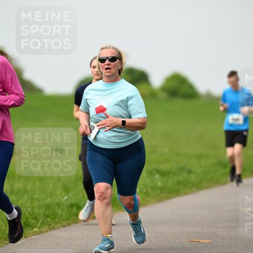 10.05.2026 - 8. Wedeler Halbmarathon Dr. Thomas Lammeyer http://msf.ph/oto/9700282 10.05.2026 11:39:21 Laufen 2143 meine-sportfotos.de