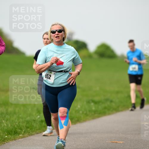 10.05.2026 - 8. Wedeler Halbmarathon Dr. Thomas Lammeyer http://msf.ph/oto/9700285 10.05.2026 11:39:21 Laufen 2143, 652 meine-sportfotos.de