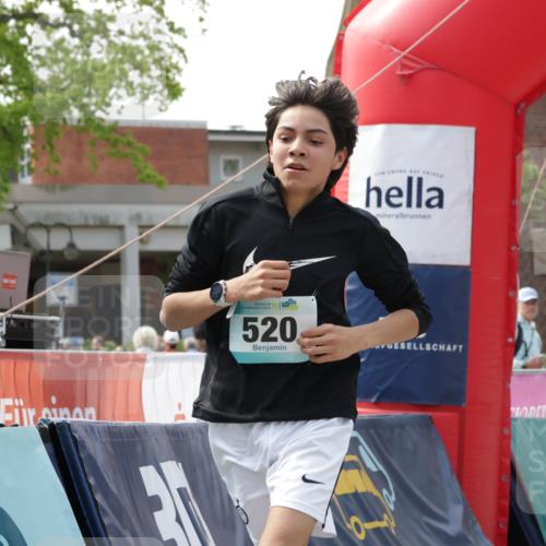10.05.2026 - 8. Wedeler Halbmarathon Yannick Fuchs http://msf.ph/oto/9700286 10.05.2026 11:21:17 Ziel 520 meine-sportfotos.de