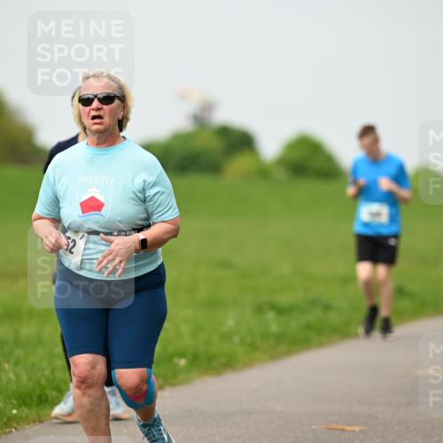 10.05.2026 - 8. Wedeler Halbmarathon Dr. Thomas Lammeyer http://msf.ph/oto/9700291 10.05.2026 11:39:21 Laufen  meine-sportfotos.de