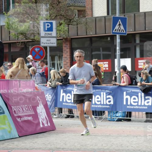 10.05.2026 - 8. Wedeler Halbmarathon Yannick Fuchs http://msf.ph/oto/9700292 10.05.2026 11:21:25 Ziel 339 meine-sportfotos.de