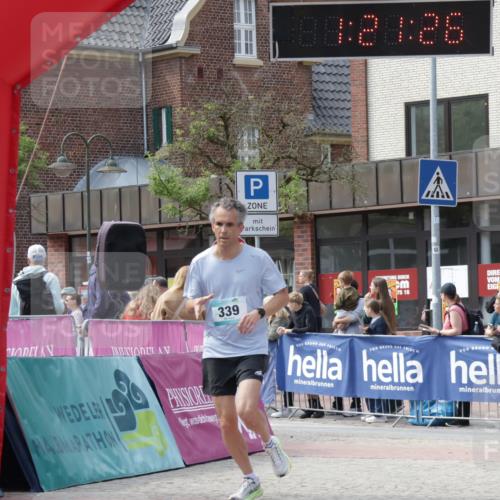 10.05.2026 - 8. Wedeler Halbmarathon Yannick Fuchs http://msf.ph/oto/9700307 10.05.2026 11:21:26 Ziel 339 meine-sportfotos.de