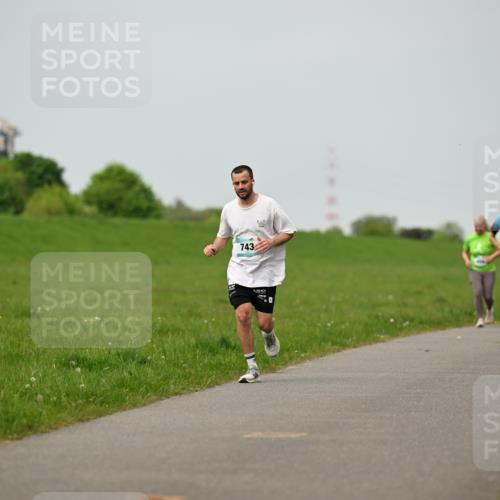 10.05.2026 - 8. Wedeler Halbmarathon Dr. Thomas Lammeyer http://msf.ph/oto/9700329 10.05.2026 11:39:29 Laufen 743 meine-sportfotos.de