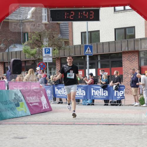 10.05.2026 - 8. Wedeler Halbmarathon Yannick Fuchs http://msf.ph/oto/9700346 10.05.2026 11:21:43 Ziel 837, 2236 meine-sportfotos.de