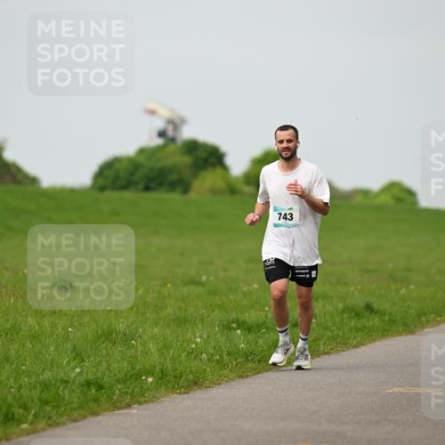 10.05.2026 - 8. Wedeler Halbmarathon Dr. Thomas Lammeyer http://msf.ph/oto/9700357 10.05.2026 11:39:31 Laufen 743 meine-sportfotos.de