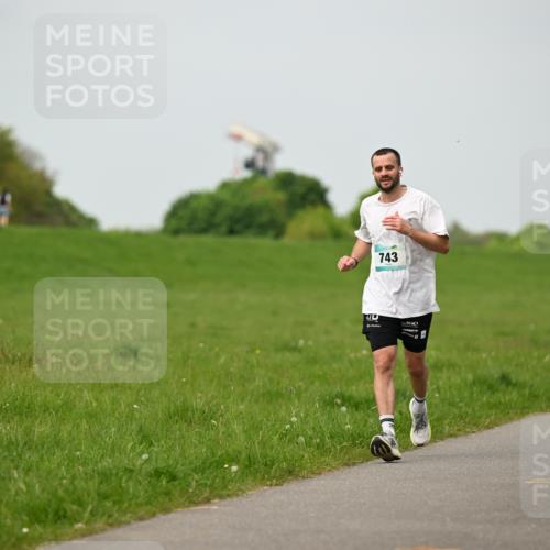 10.05.2026 - 8. Wedeler Halbmarathon Dr. Thomas Lammeyer http://msf.ph/oto/9700358 10.05.2026 11:39:31 Laufen 743 meine-sportfotos.de
