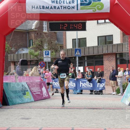 10.05.2026 - 8. Wedeler Halbmarathon Yannick Fuchs http://msf.ph/oto/9700372 10.05.2026 11:21:47 Ziel 828, 837, 2236 meine-sportfotos.de