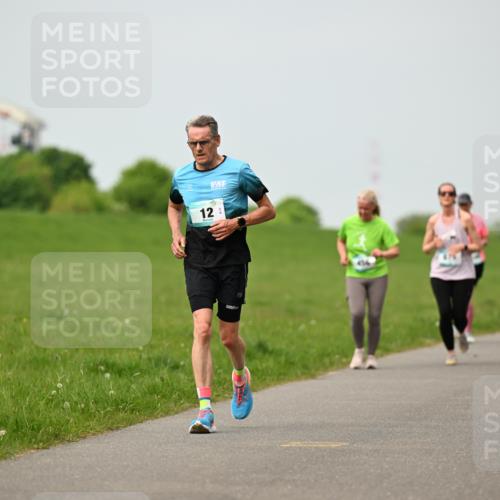 10.05.2026 - 8. Wedeler Halbmarathon Dr. Thomas Lammeyer http://msf.ph/oto/9700417 10.05.2026 11:39:38 Laufen 1041 meine-sportfotos.de