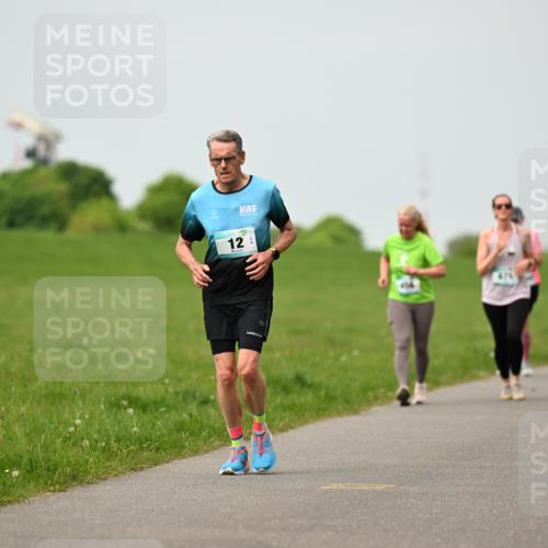 10.05.2026 - 8. Wedeler Halbmarathon Dr. Thomas Lammeyer http://msf.ph/oto/9700420 10.05.2026 11:39:38 Laufen 1041 meine-sportfotos.de