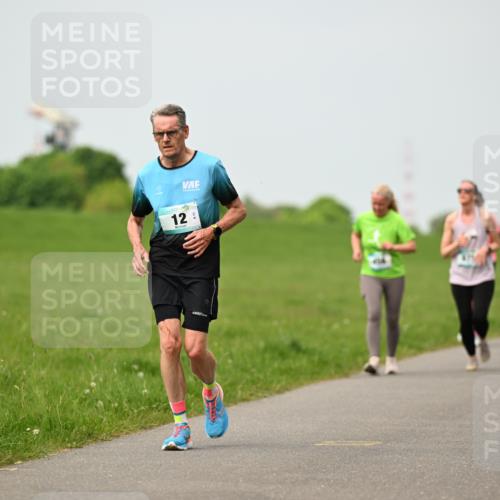 10.05.2026 - 8. Wedeler Halbmarathon Dr. Thomas Lammeyer http://msf.ph/oto/9700422 10.05.2026 11:39:39 Laufen 1041 meine-sportfotos.de