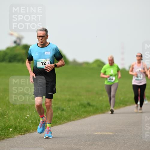 10.05.2026 - 8. Wedeler Halbmarathon Dr. Thomas Lammeyer http://msf.ph/oto/9700433 10.05.2026 11:39:39 Laufen 1041 meine-sportfotos.de