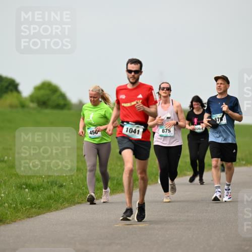 10.05.2026 - 8. Wedeler Halbmarathon Dr. Thomas Lammeyer http://msf.ph/oto/9700441 10.05.2026 11:39:42 Laufen 456, 1041, 675, 2064 meine-sportfotos.de