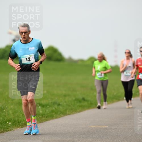 10.05.2026 - 8. Wedeler Halbmarathon Dr. Thomas Lammeyer http://msf.ph/oto/9700443 10.05.2026 11:39:40 Laufen 1641 meine-sportfotos.de