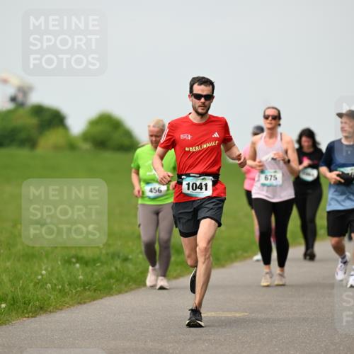 10.05.2026 - 8. Wedeler Halbmarathon Dr. Thomas Lammeyer http://msf.ph/oto/9700448 10.05.2026 11:39:42 Laufen 456, 1041, 675 meine-sportfotos.de